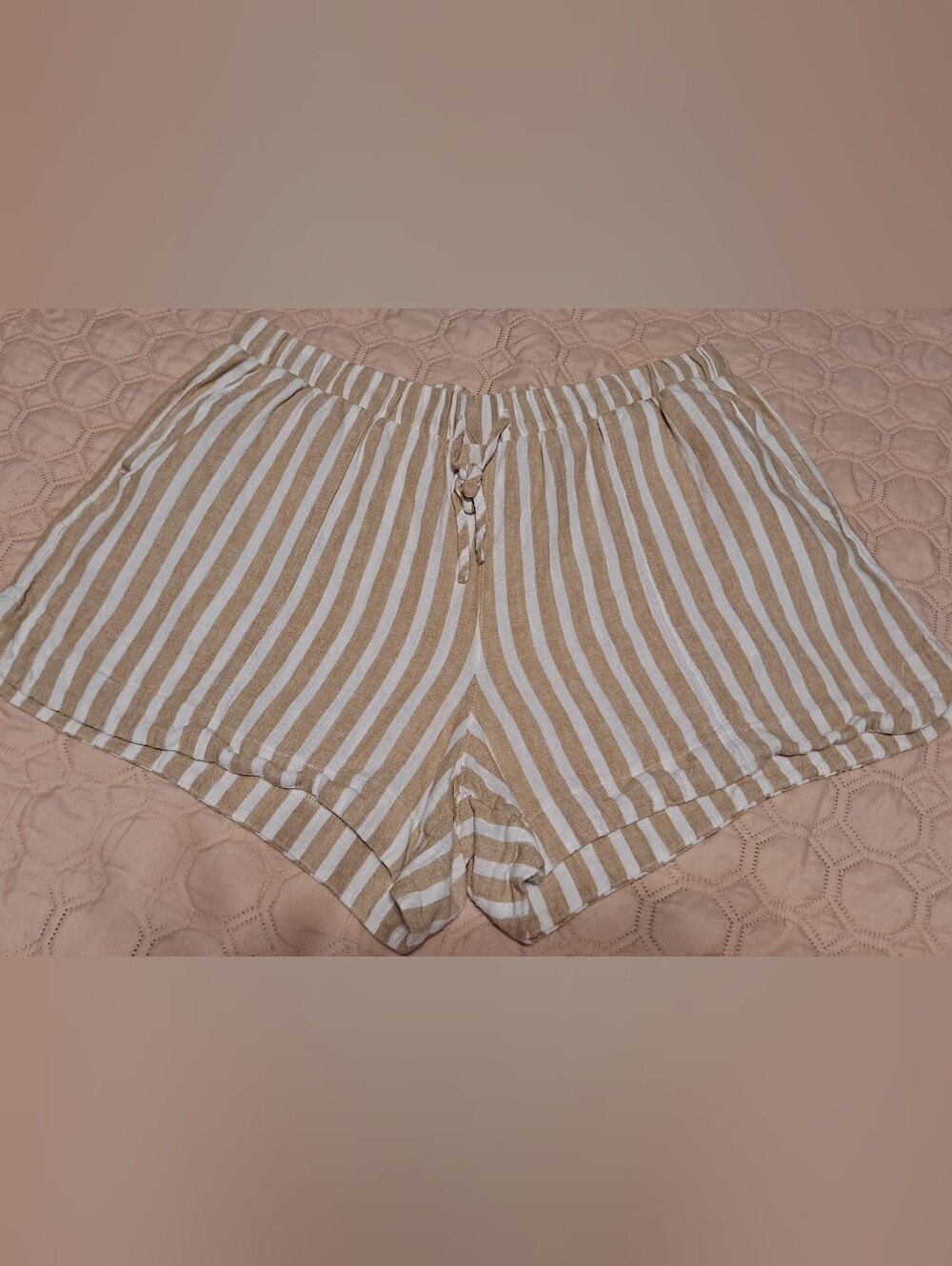 Universal Thread Striped Women's Lounge Shorts - White & Tan Sz XXL